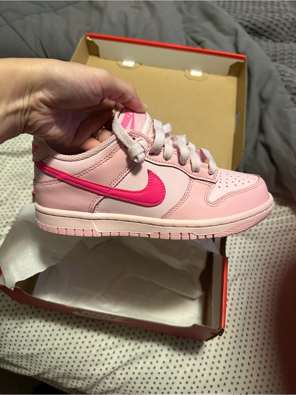 Label on Shoe Box - Picture 4 of 4